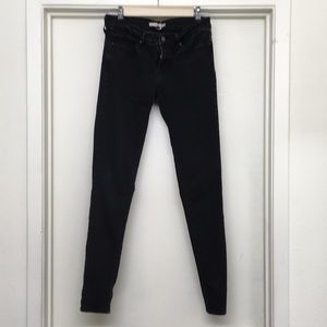 Black Levi’s - 711 Skinny (28x34)